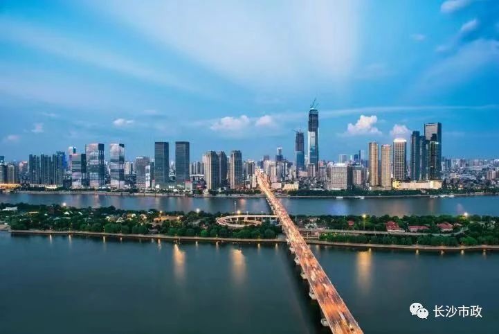 以城市，見未來；與城市，共成長(zhǎng)